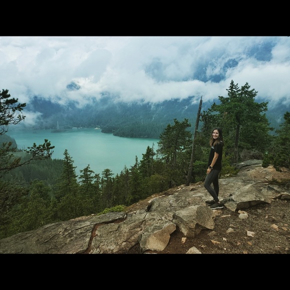 Welcome to my closet // - Picture 2 of 8